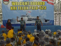 PENUH SEMANGAT, PELAJAR SEKOLAH DASAR IKUTI WARSHIP TOUR