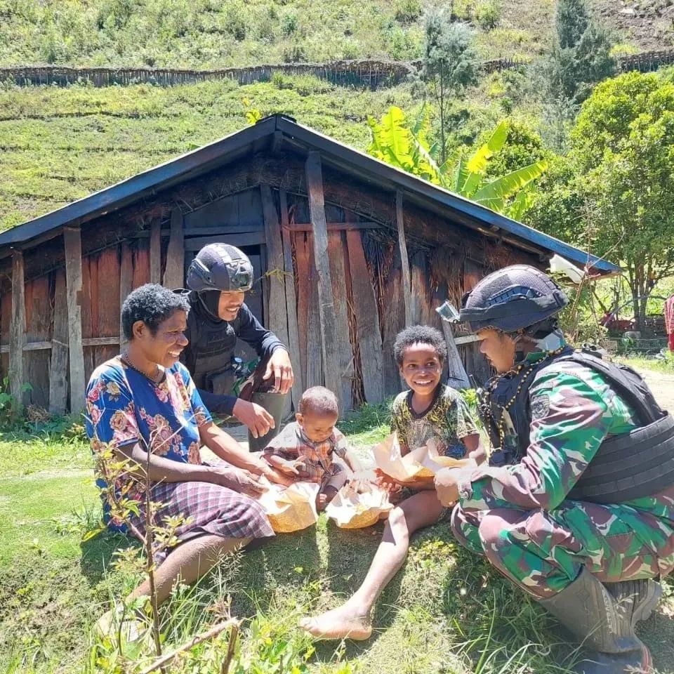 Honai Honai Jadi Sasaran Prajurit R 303 Kostrad, Warga Mayuberi Gembira