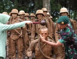 Wujudkan Rasa Bangga Terhadap Satuan, 177 Prajurit Yonif PR 330 Kostrad Laksanakan Tradisi