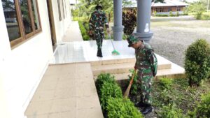 22 Personel Kodim 1715/Yahukimo Turun Bersihkan Gereja Santo Yosep Dekai