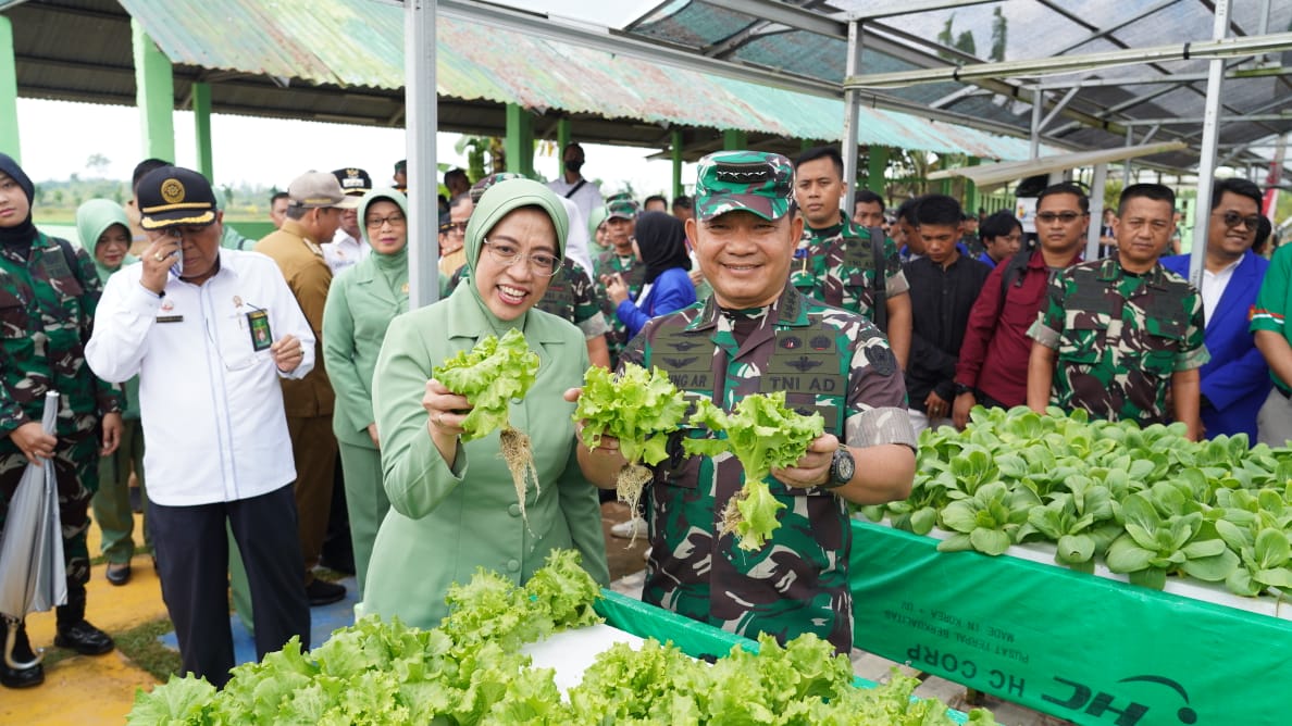 Kasad Resmikan Kawasan Agrowisata Tekno 44