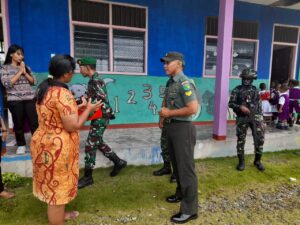 Kodim 1715/Yahukimo Perkenalkan TNI Sejak Dini Kepada Anak-Anak Paud.