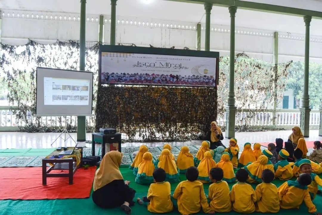 Kegiatan Isra Mi'raj Nabi Muhammad SAW TK Kartika IX - 40 Yonzipur 10 Kostrad