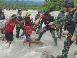 Satgas Yonif Raider 514/SY Kostrad Kembali Evakuasi 167 Orang Masyarakat Distrik Paro Papua