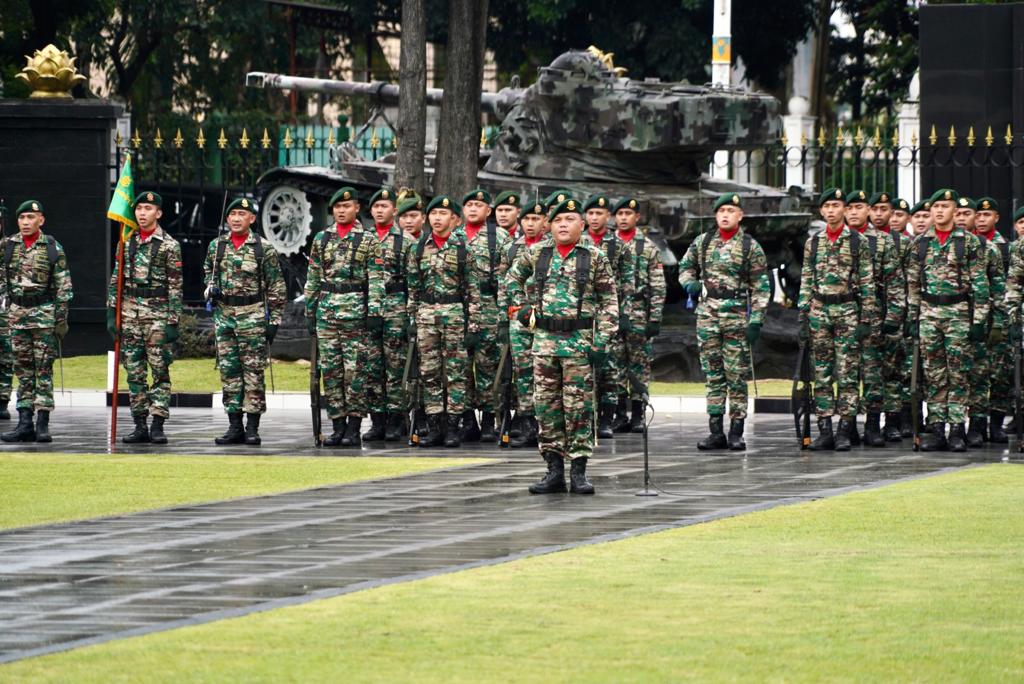 Kaskostrad Mayor Jenderal TNI Muhammad Nur Rahmad Pimpin Upacara 17-an Bulan Februari di Makostrad