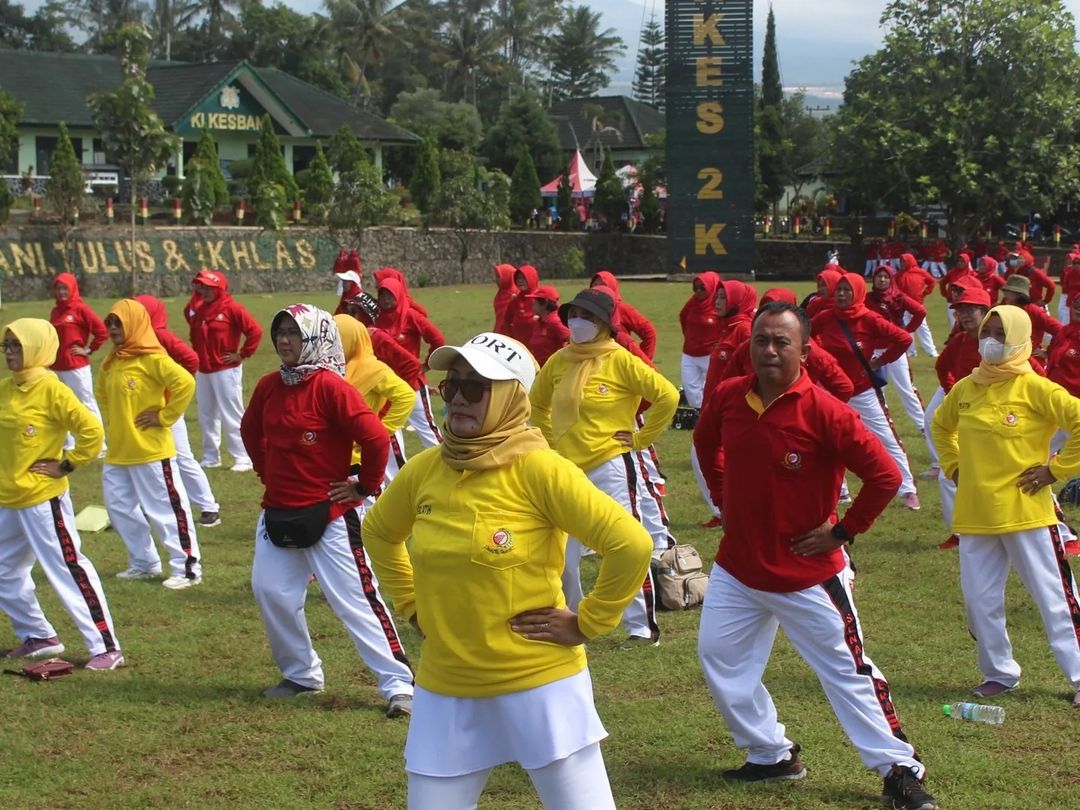 Senam Tera Indonesia Hadir di Lingkungan Keluarga Besar Yonkes Divif 2 Kostrad, Pupuk Kebersamaan Prajurit Dan Keluarga