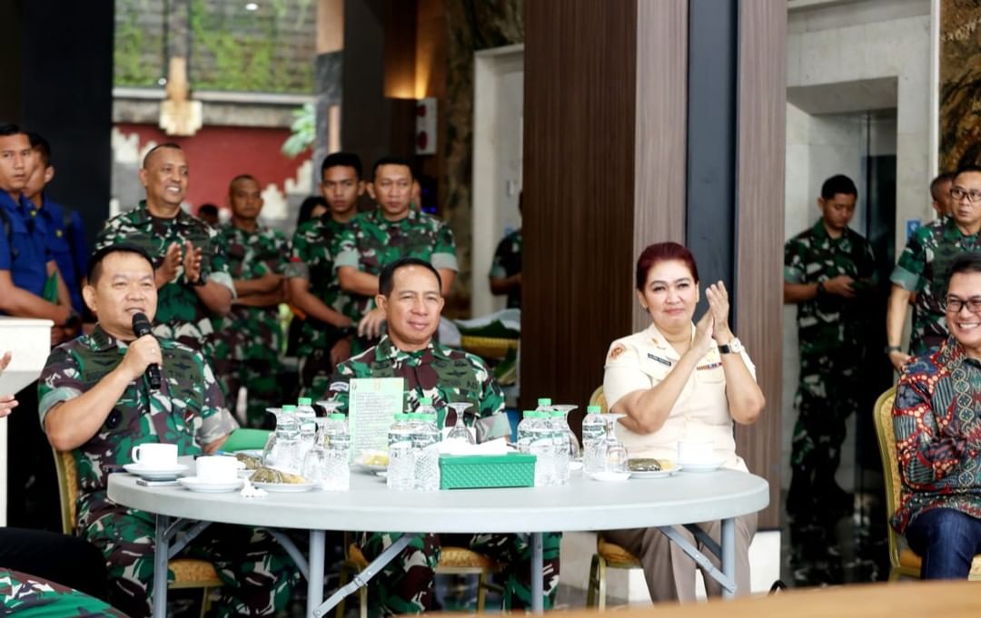 Pangkostrad Letjen TNI Maruli Simanjuntak, M.Sc., Hadiri Launching Aplikasi Super ETWP AD dan Pembagian Seragam PNS AD