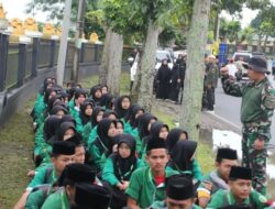 Tanamkan Semangat Nasionalisme Cinta Tanah Air, Yonif Mekanis 318 Kostrad Bekali Santri Darul Mustofa