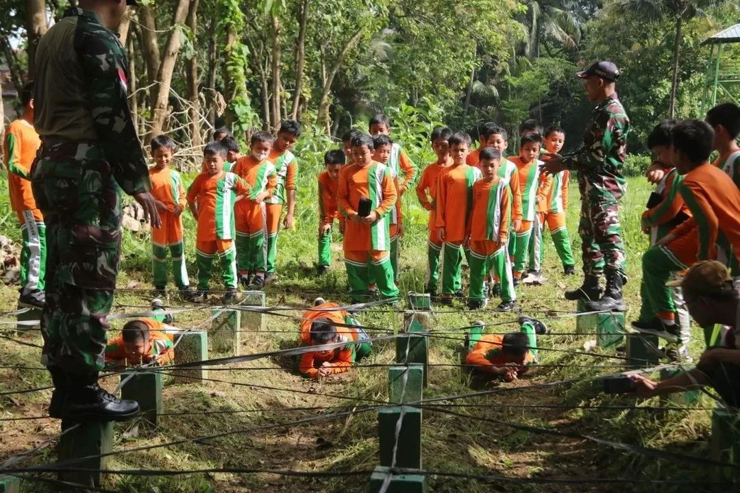 Semangat dan Keceriaan Siswa Siswi SDIT Ulul Albab 2 Purworejo, Outbond di Yonif R 412 Kostrad