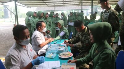 Darah Buaya Putih Untuk Kemanusiaan, PMI Kota Banjar Terima Sumbangan Darah Prajurit Raider 323 Kostrad