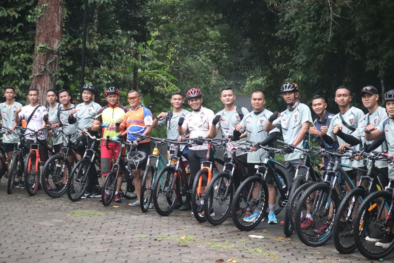 Dansat Brimob Polda Banten Gowes Pagi Bersama Anggota