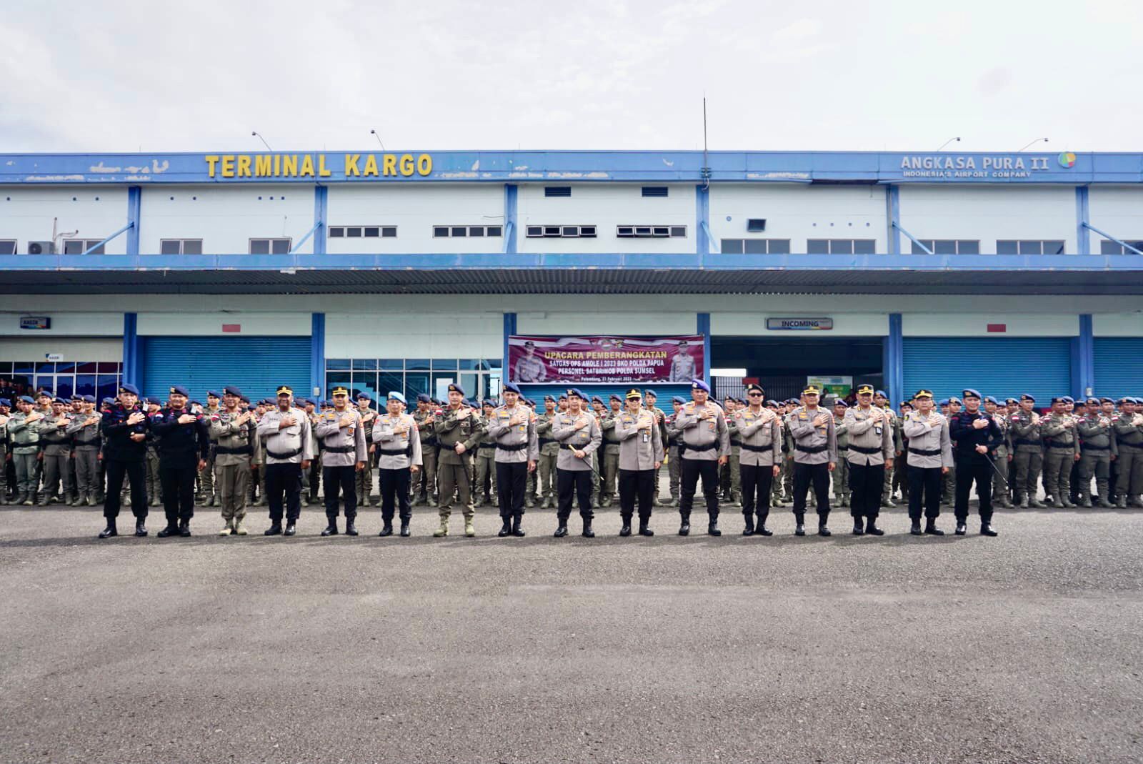 Kapolda Pimpin Apel Keberangkatan Personel Brimob Sumsel Dalam Tugas Operasi Amole I 2023 BKO Polda Papua