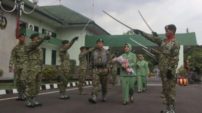 Tradisi Satuan Mengantar Purna Tugas Kolonel Inf Andrian Siregar, S.I.P., M.Han. Sebagai Danbrigif MR 6 Kostrad