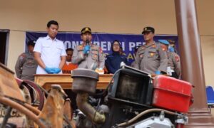 Polres Ngawi Ungkap Pencurian Mesin Bajak Sawah di 21 TKP, Tiga Tersangka Berhasil Diamankan Polres Ngawi Ungkap Pencurian Mesin Bajak Sawah di 21 TKP, Tiga Tersangka Berhasil Diamankan
