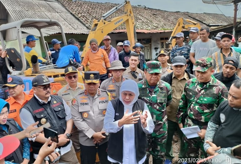 Bersama Forkopimda Kapolda Jatim Tinjau Langsung Lokasi Banjir Bandang di Ijen