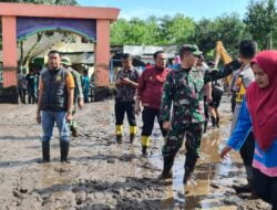 Pasca Banjir Bandang Ijen, Dandim 0822 Dan Kapolres Bondowoso Kompak Bersihkan Sekolah