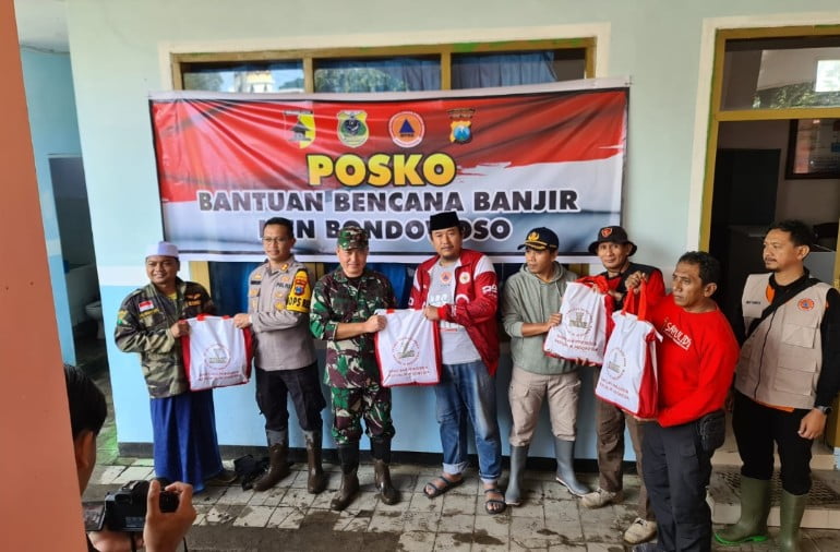 Dandim 0822 Dan Kapolres Bondowoso Tinjau Dapur Umum Banjir Bandang Ijen