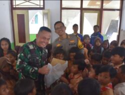 Polres Bondowoso dan Kodim 0822 Berikan Bantuan Peralatan Sekolah Untuk Pelajar Terdampak Banjir