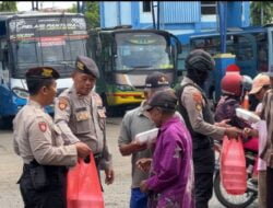 Polres Situbondo Bikin Senyum Bahagia Pekerja Jalanan Dengan PASABER