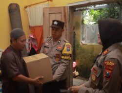 Polisi Kembali Berikan Bantuan Kepada Keluarga Aremania di Jember