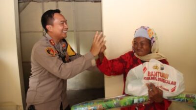 Polri Peduli, Kapolres Bangkalan Resmikan Bedah Rumah Seorang Nenek di Socah