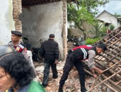 Gercep Polres Jember Bantu Penanganan Akibat Angin Puting Beliung