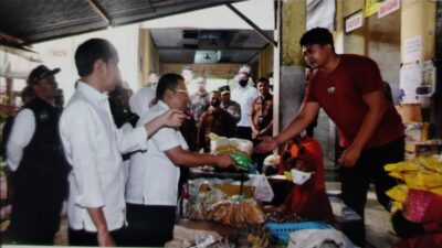 Presiden Cek Harga Kebutuhan Pokok di Pasar Beran