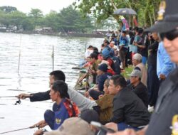Manunggal Bersama Rakyat Di Kolam Pancing, Lomba Mancing Meriahkan HUT Ke-62 Kostrad