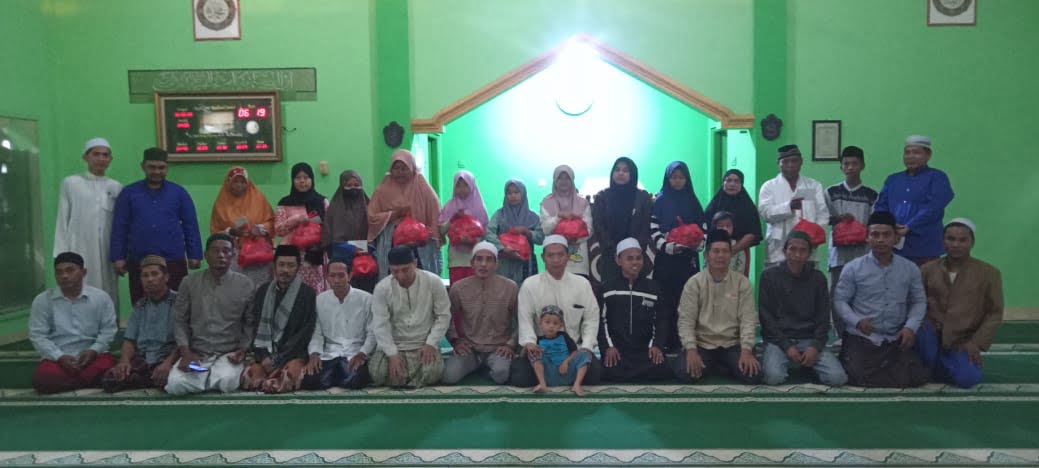 Menyambut Bulan Suci Ramadhan Jemaah Subuh Berkah,Memberikan Santunan Anak Yatim.