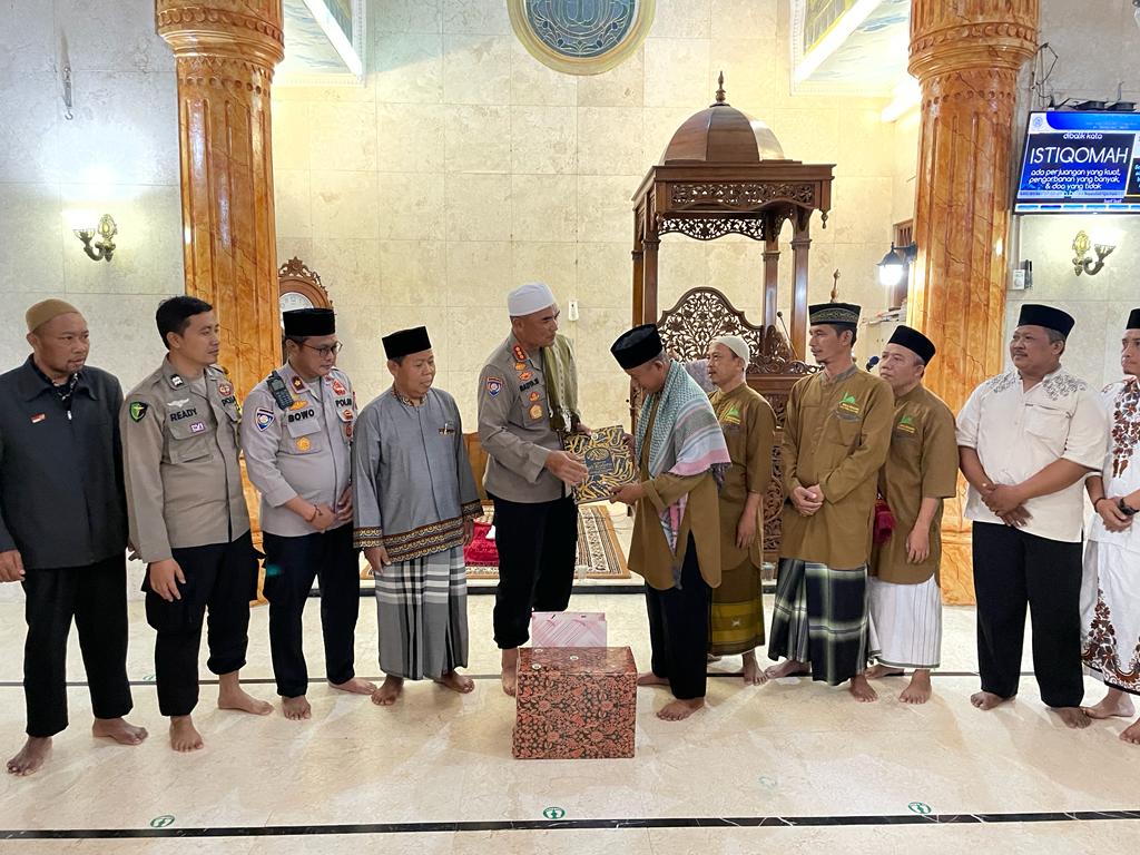 Ditbinmas Polda Metro Jaya Gelar Tausyiah Bersama Tokoh Agama di Masjid Al Muhajirin Bekasi