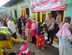 Warga Matraman Jakarta Timur Terima Bantuan Bansos Kapolri