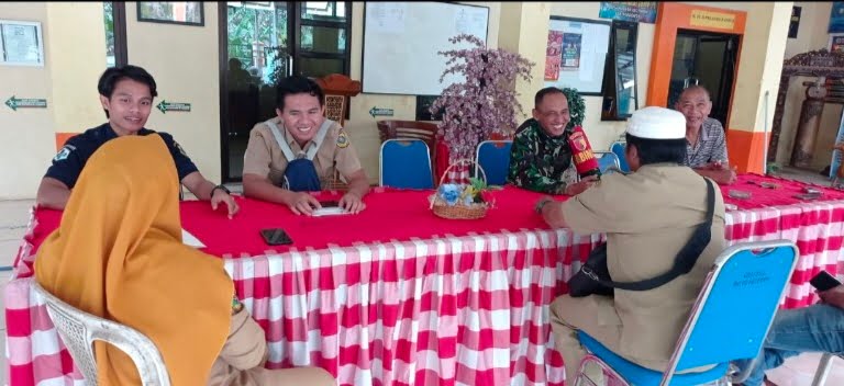 Babinsa Serka Eko Budi Sambangi Desa, Wujud Kehadiran Babinsa Ditengah Masyarakat