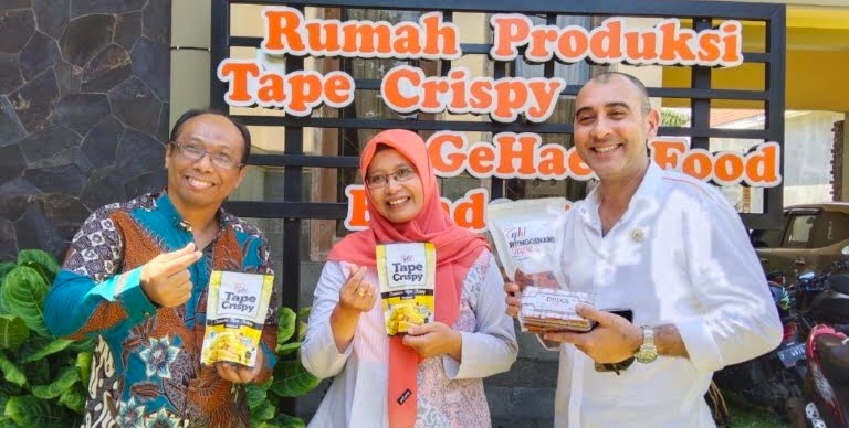 Nasim Khan dan BSN Kunjungi UMKM Tape Crispy