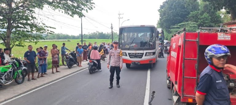 Polisi Gerak Cepat Tangani Kebakaran Warung Kopi di Tenggarang