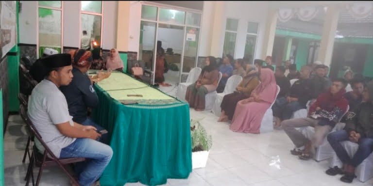 Anggota DPRD Provinsi Jawa Timur Fraksi PKB Dra. Hj. Makmulah, M. Pd.I. Gelar Reses di Desa Binakal