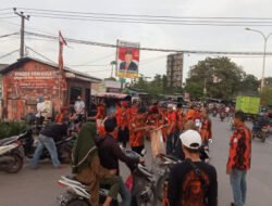 Bersama PAC Cikarang Barat Juga Bidang Hankam MPC, Ranting PP Kalijaya Bagikan Takjil Ramadhan Ke Masyarakat