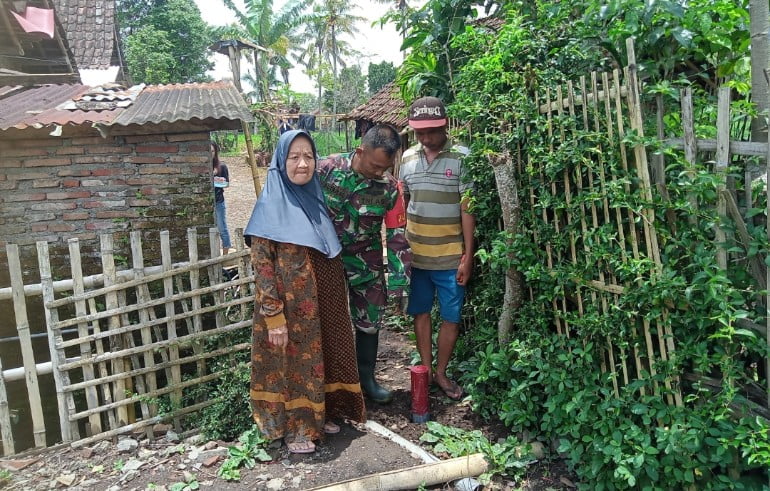 Program PTSL, Babinsa Koramil Sumberwringin, Pengamanan Pemasangan Patok Batas Sementara