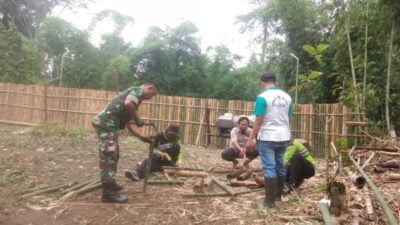 Babinsa Posramil 0822/12 Sumberwringin Bangkitkan Semangat Kerajinan Bambu