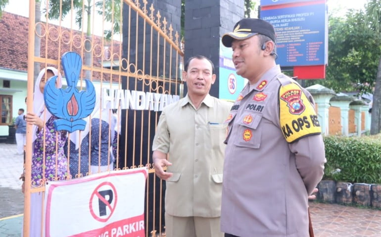 Polres Ngawi Keluarkan Program TEH JAMUS Cegah Laka Lantas