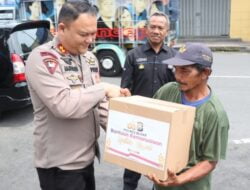 Berkah Ramadhan, Polres Blitar Distribusikan Bansos Kepada Masyarakat