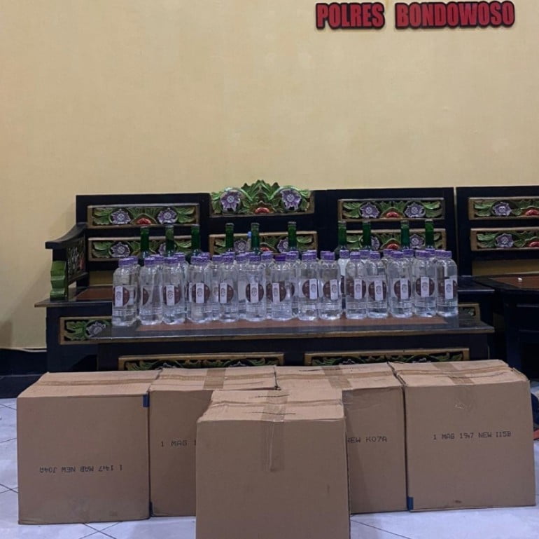 Polres Bondowoso Ungkap Peredaran Miras Oplosan, Ratusan Botol Arak Berhasil Diamankan