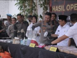 Polresta Malang Kota Musnahkan Ribuan Botol Miras Hasil Ungkap Kasus Ops Pekat Semeru 2023