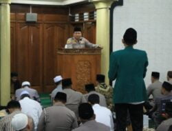 Jumat Curhat di Masjid Al Falah, Kapolda Jatim Sampaikan Perkembangan Kamtibmas di Jawa Timur