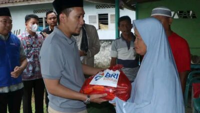 Warga Lampung Utara Terima Sembako dari Wakil Bupati