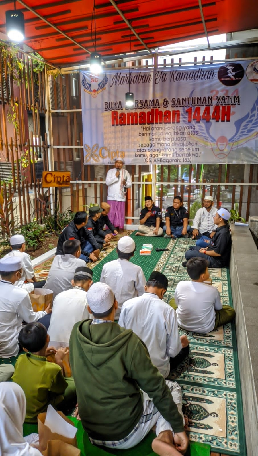 Gelar Buka Bersama, 234 SC Pancoran Beri Santunan Puluhan Yatim-piatu