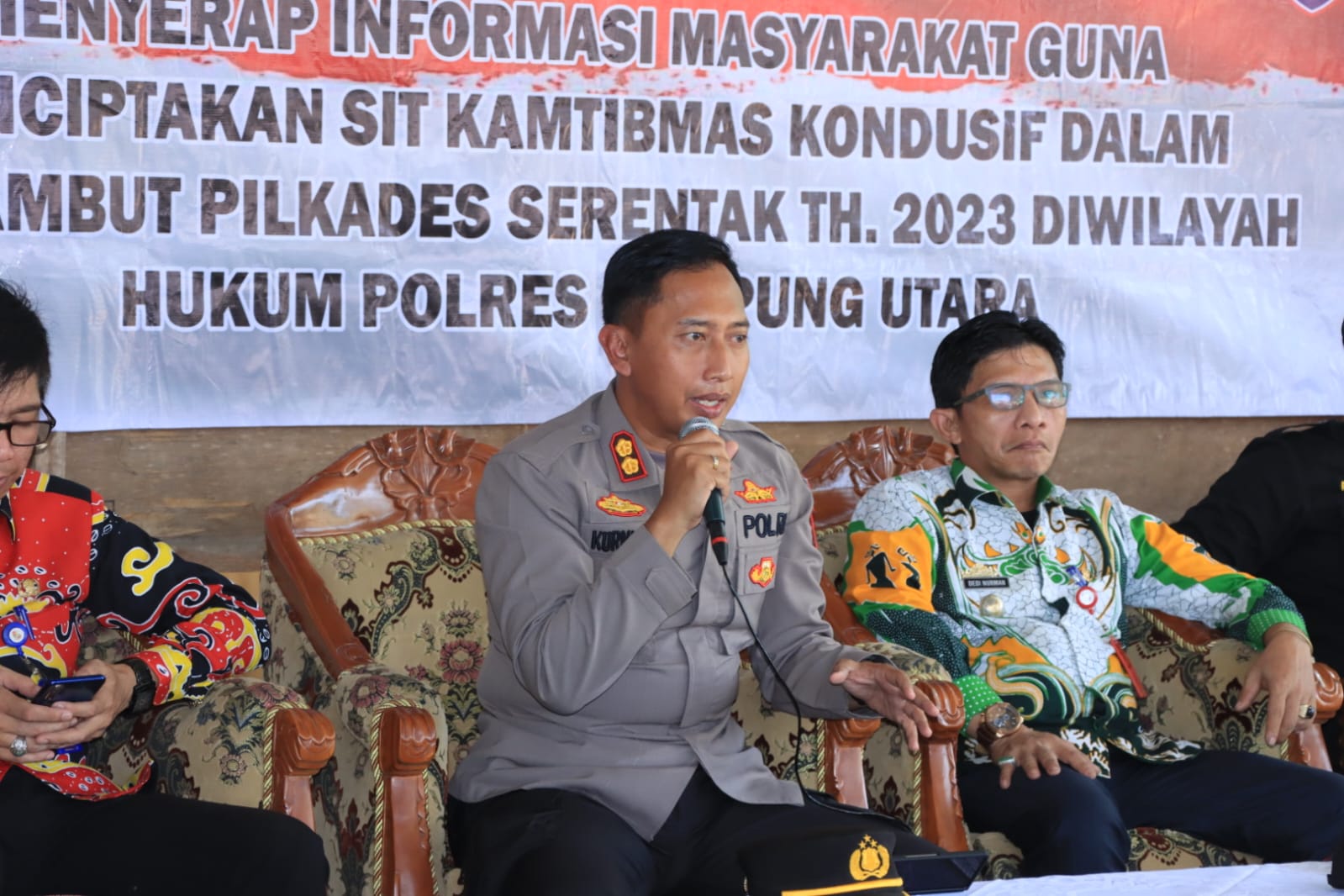 Warga Tanah Miring Respon Positif Kegiatan Serap Aspirasi Yang Digelar Polres Lampung Utara.