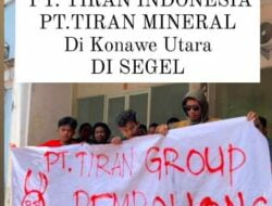 EK-LMND Kendari,lembaga pemuda & masyarakat petani pemilik lahan, menyegel secara simbolis Kantor Tiran Group.