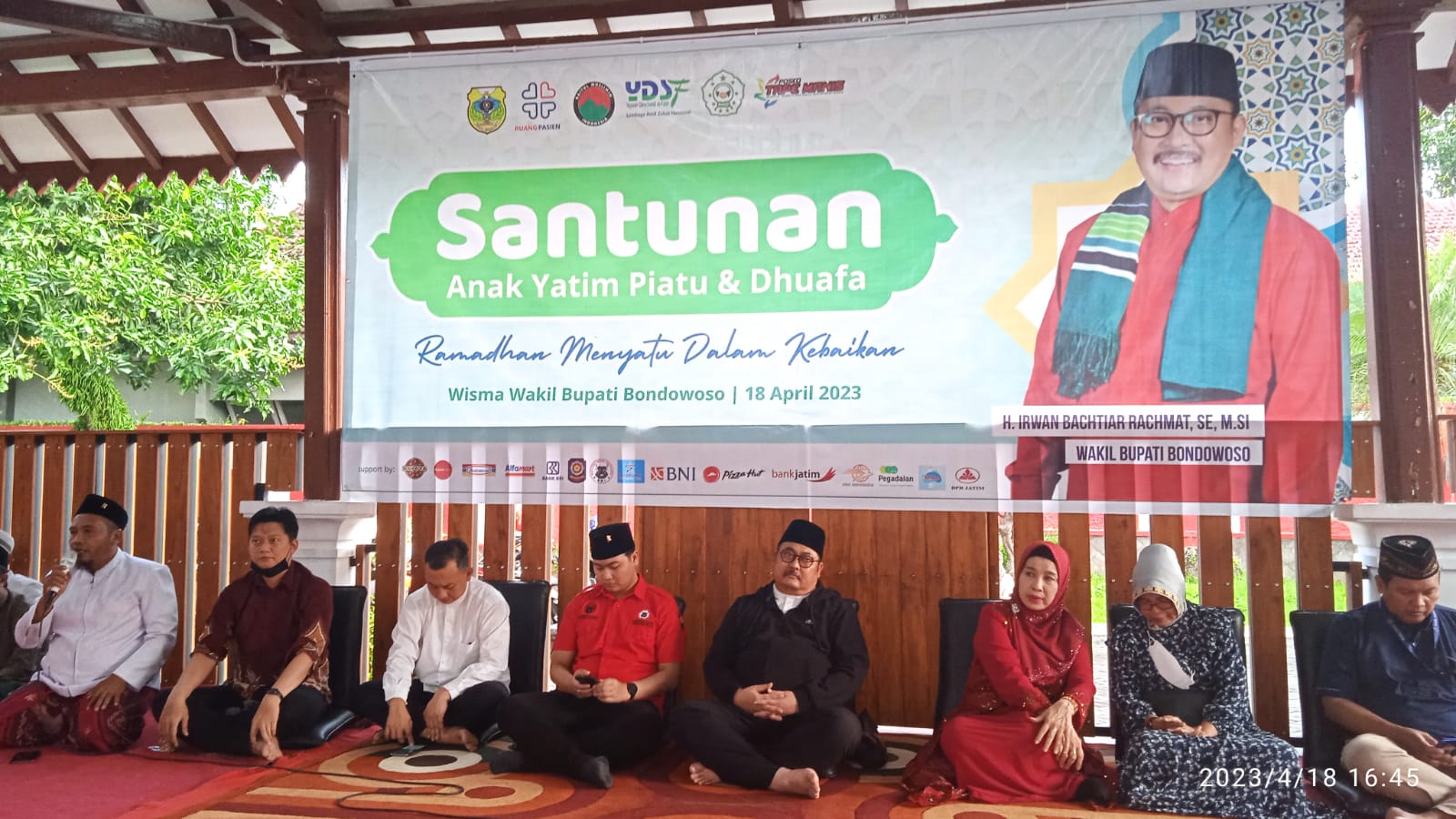 Wabup Santuni Seratus Anak Yatim