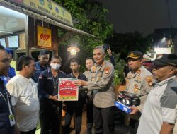 H-2 Idhul Fitri 1444 H, Kepedulian Polda Metro Jaya ke Warga Salurkan Bansos