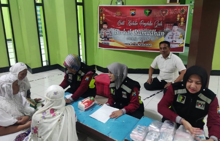 Polres Ngawi Gelar Bakti Kesehatan Gratis Untuk Warga